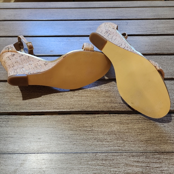 Lilly Pulitzer - Picture 7 of 11